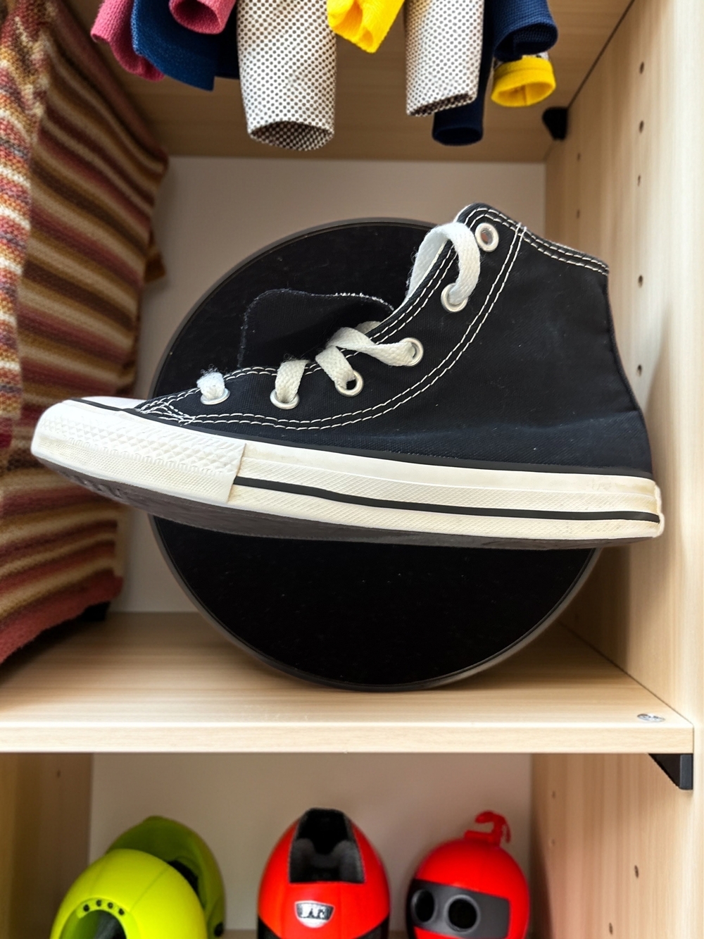 Chuck Taylor Converse All Star Classic Black High-Top Kids Sneakers Size 1